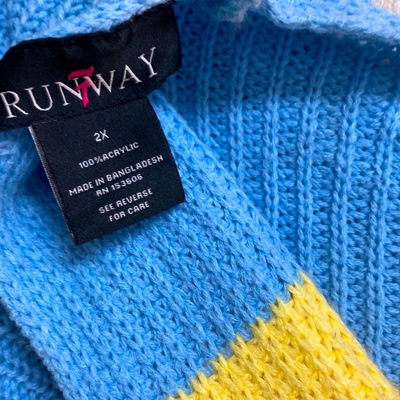 Knitted Crop Sweater - Picture 2 of 4